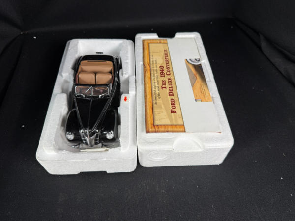 (105) MODEL CARS NEW IN BOX - LIMITED EDITIONS - MODEL T'S - ANTIQUE CAR COLLECTIBLES - CONVERTIBLES - CLEAR ACRYLIC CASES