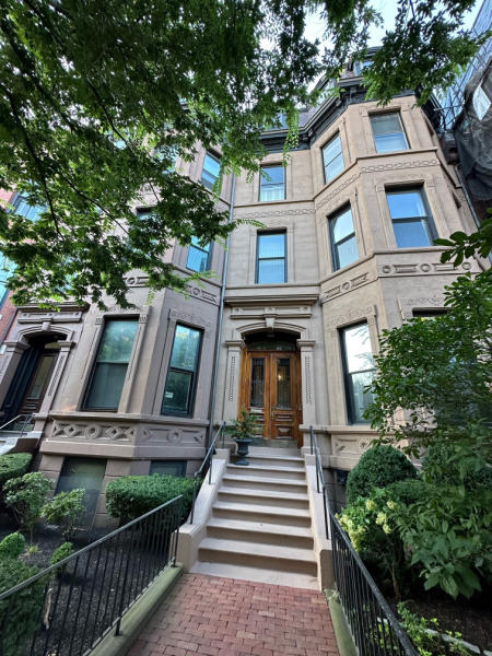 Boston, MA - 5 Bedroom Condo